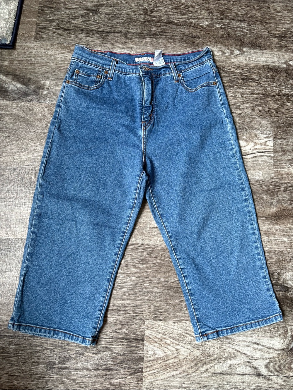 Levi's 512 Perfectly Slimming Capris